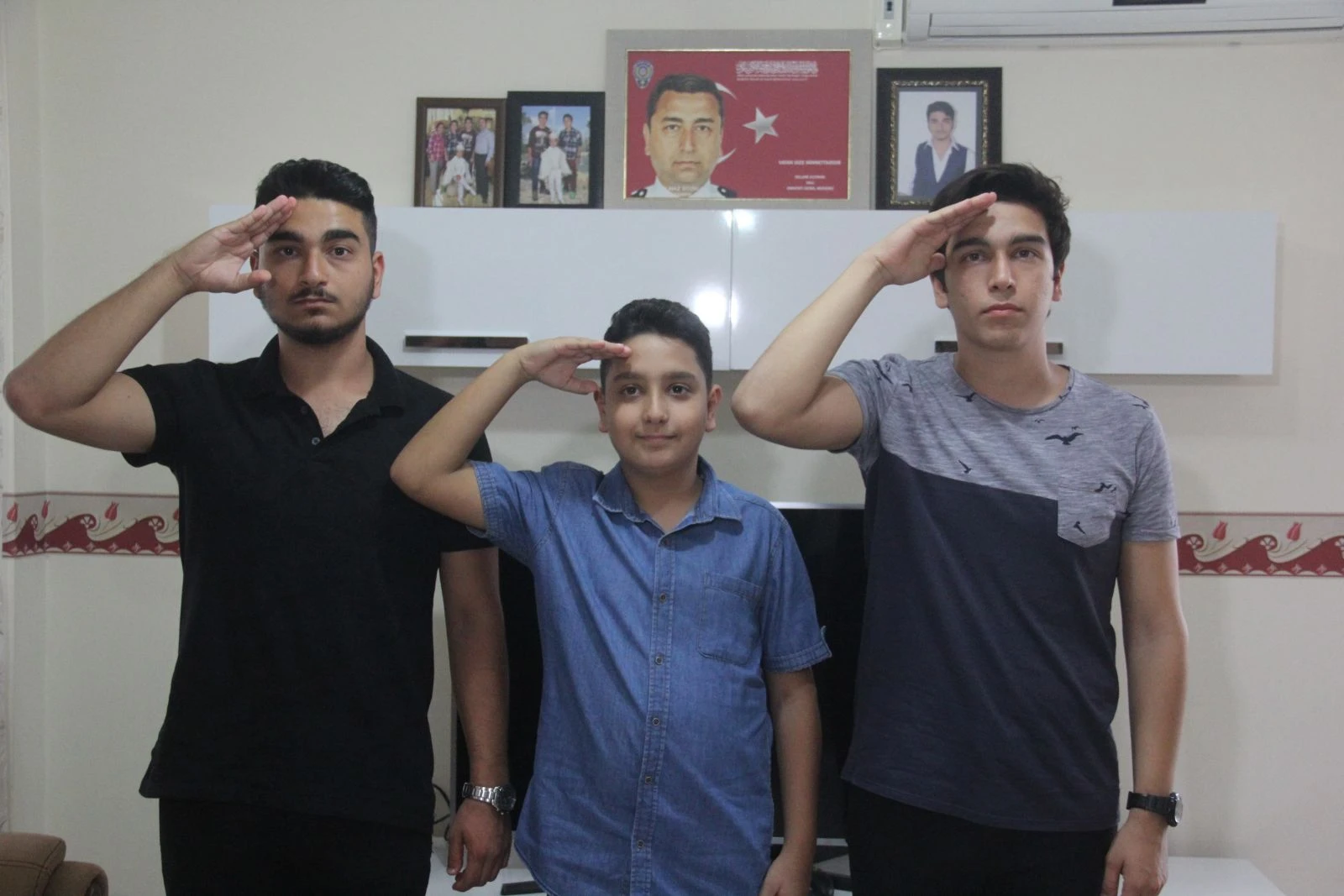 Şehit polis çocuklarından asker ve polise mektup